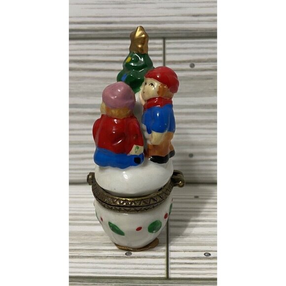 Vintage Christmas Trinket Pill Box Children with Tree Enamel - Picture 3 of 7